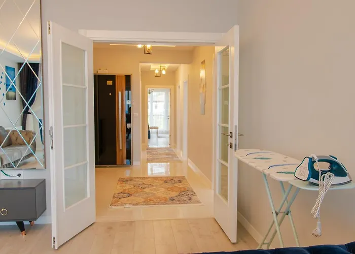 Elegant Blue Hotel 3*