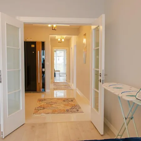 Elegant Blue Hotel 3*